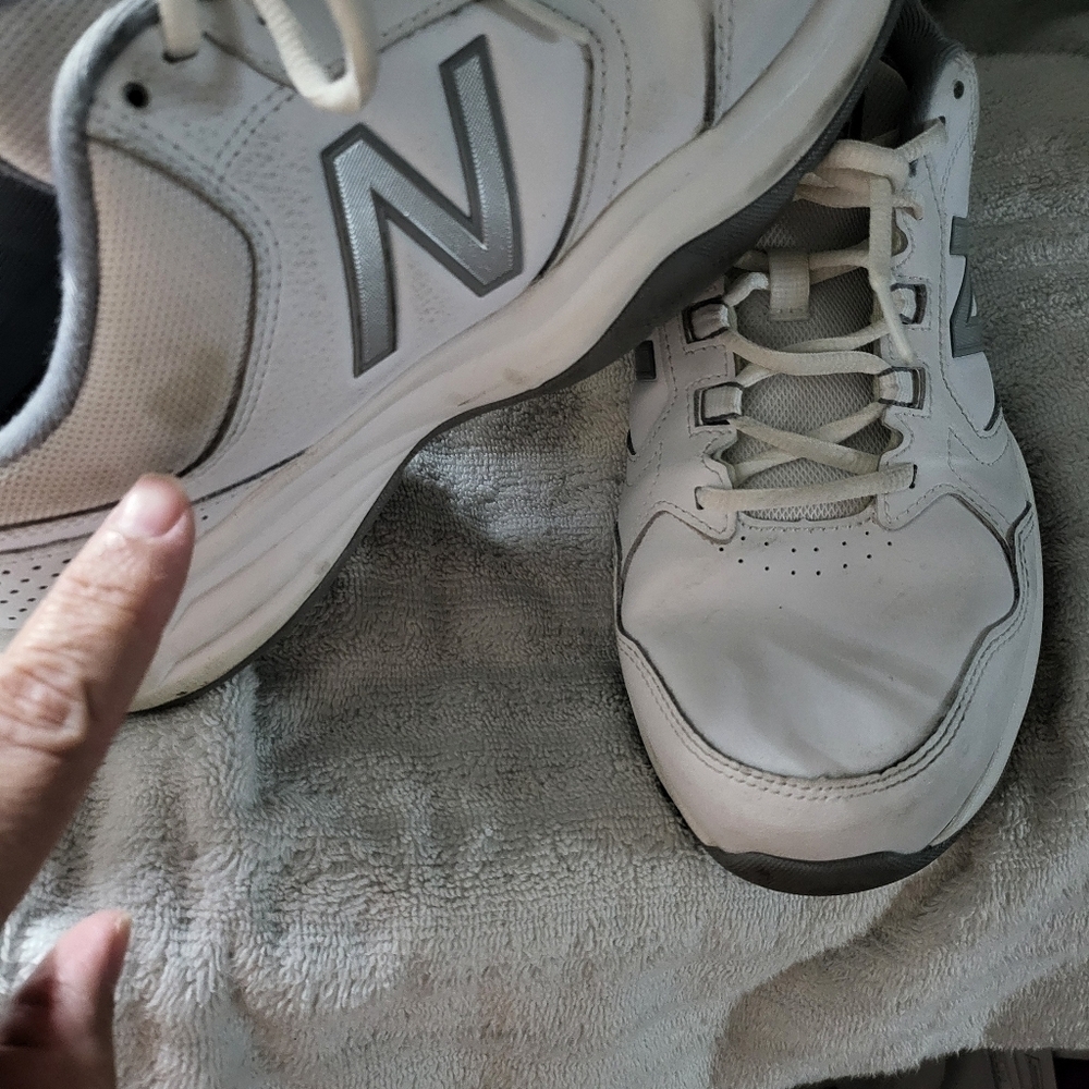 NEW BALANCE Sneakers shoes men's size10.5 Comfy dad's shoes! - Picture 4 of 9